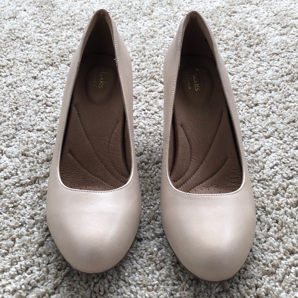 Clark’s Heavenly Heart Pumps